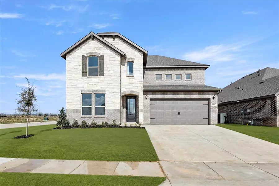 1026 Mill Ridge Drive, Justin, TX 76247