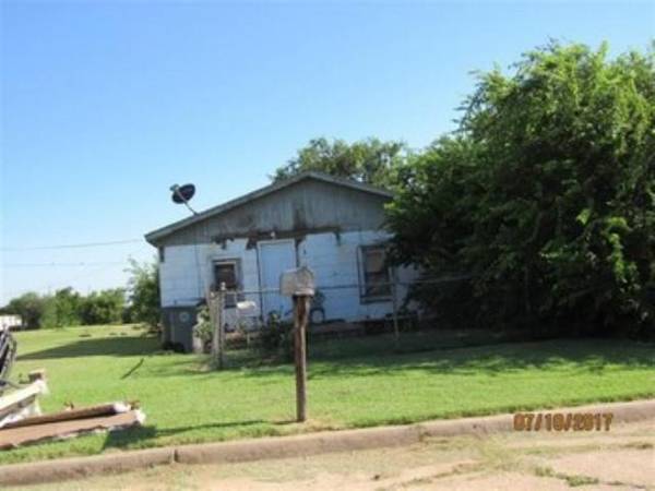 2111 SW McKinley Avenue, Lawton, OK 73501