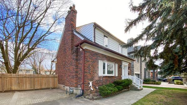 101 Brookview DR, Toronto C04, ON M6A 2K5