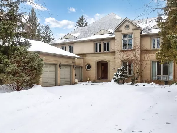 90 Humberview DR, Vaughan, ON L4H 1B5