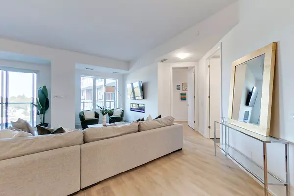 Collingwood, ON L9Y 0X3,1 HUME ST #525