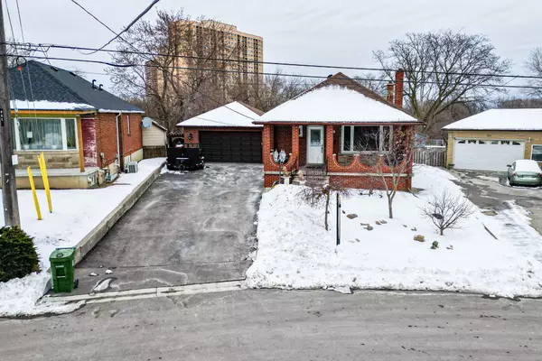 39 Mayall AVE, Toronto W05, ON M3L 1E7