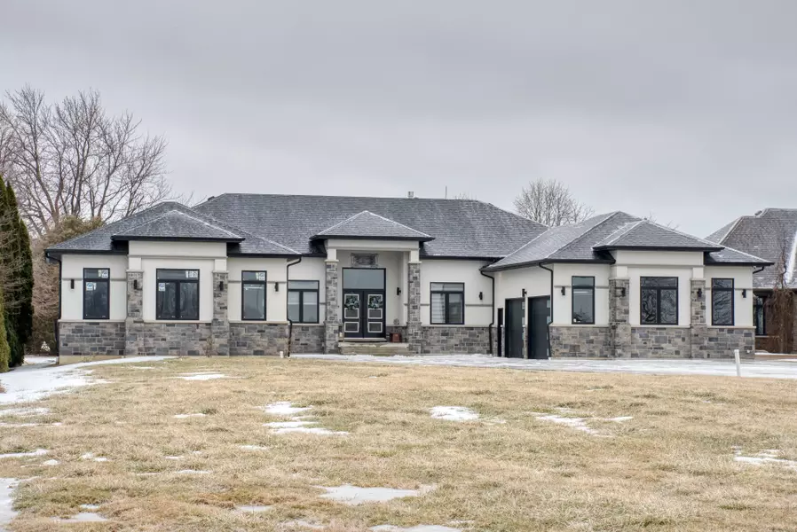 1316 Deer Run RD, Leamington, ON N8H 3V7