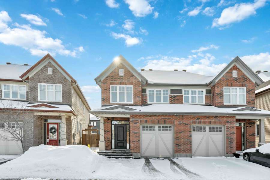 234 Fergus CRES, Barrhaven, ON K2J 3L7