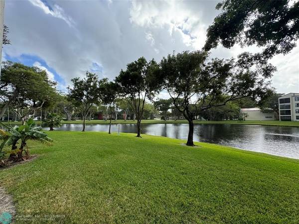 2221 Cypress Island Dr  #101, Pompano Beach, FL 33069