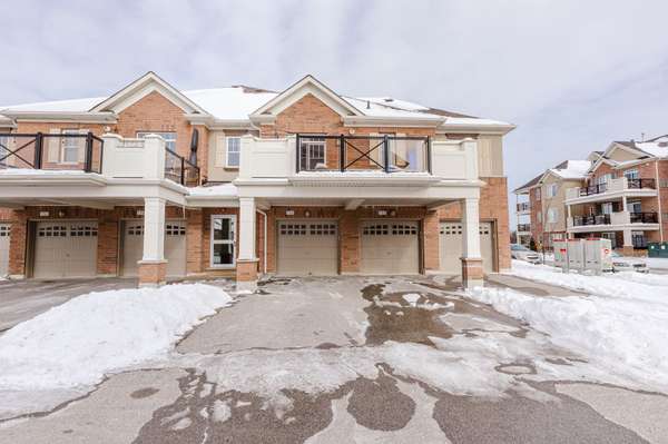 275 Littlewood DR #206, Oakville, ON L6H 0K5