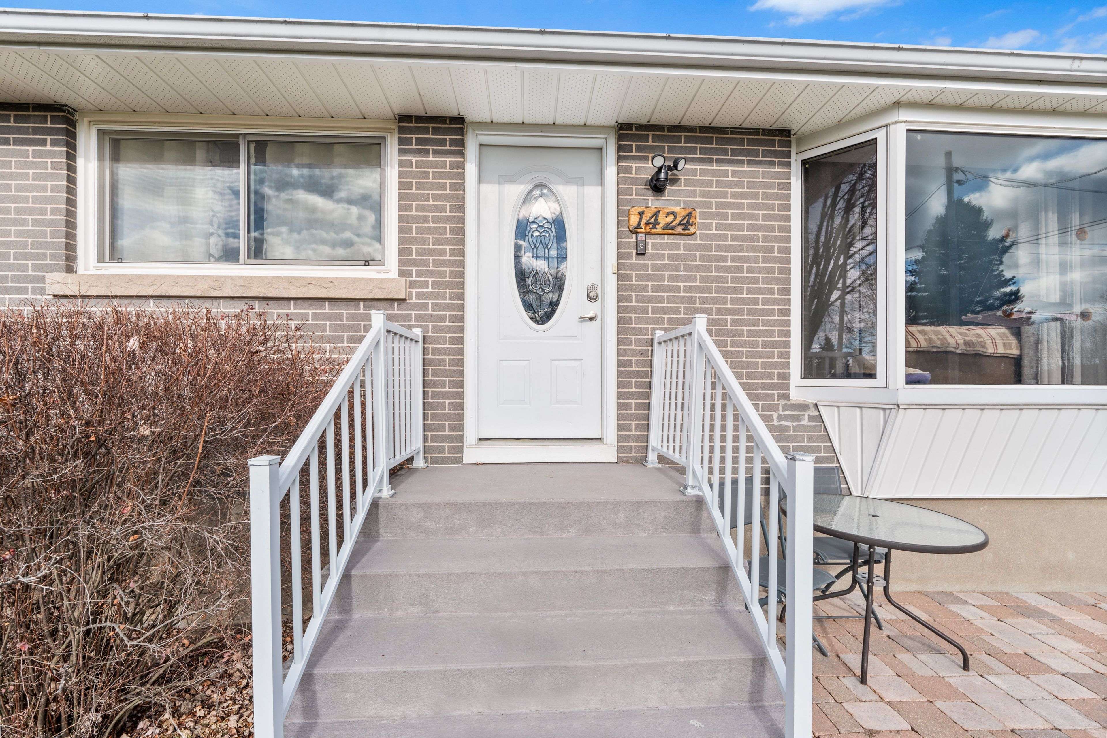 Kingston, ON K7P 2V6,1424 Woodfield CRES