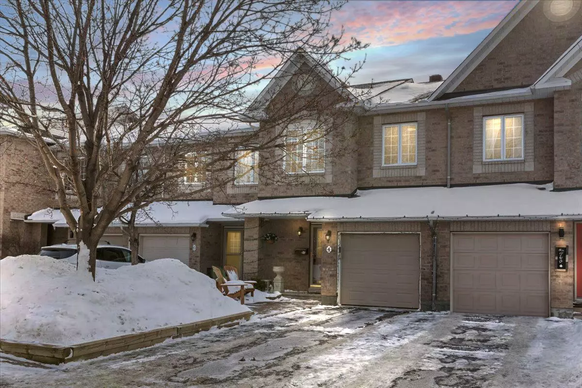 Kanata, ON K2M 2W2,4 Landover CRES