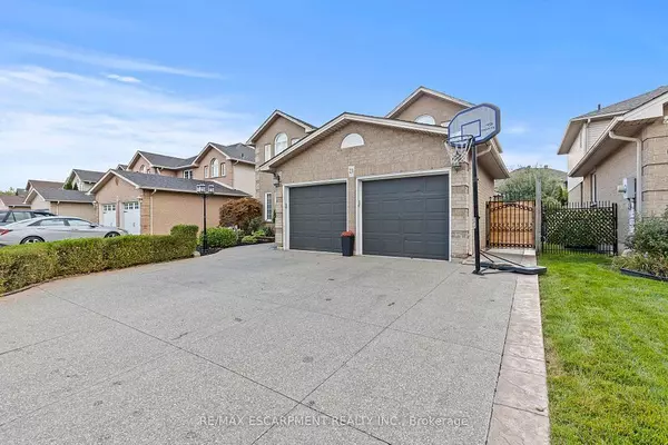 Hamilton, ON L8E 5W4,21 Tuscani DR