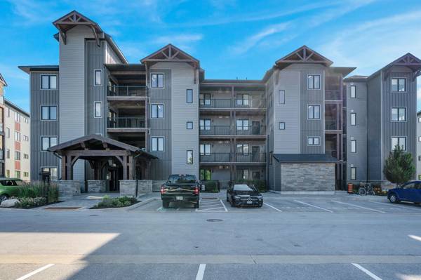 18 Beckwith LN #205, Blue Mountains, ON L9Y 3B6