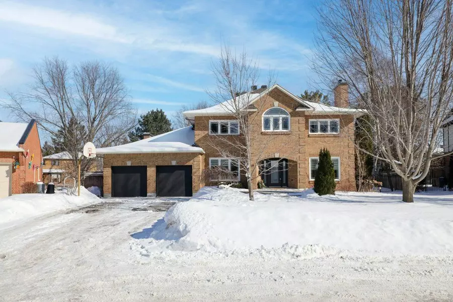 48 Hampel CRES, Stittsville - Munster - Richmond, ON K2S 1E4