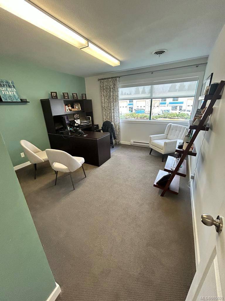Courtenay, BC V9N 9E7,4635 Madrona Pl #A