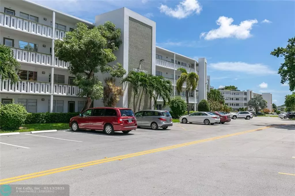 Deerfield Beach, FL 33442,3017 Lyndhurst I  #3017