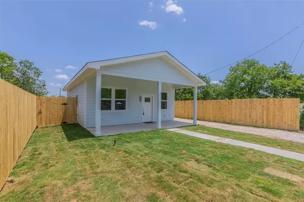 211 Gooden Street, Hillsboro, TX 76645