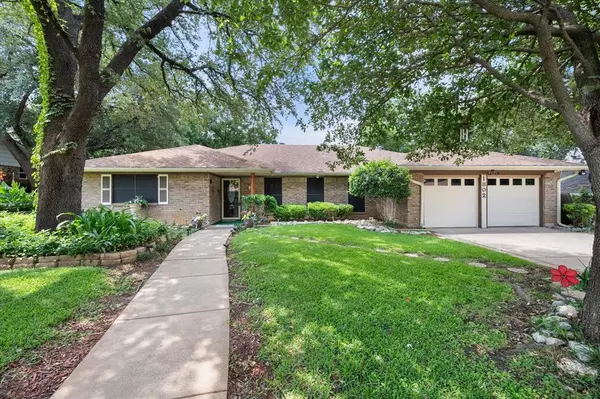 1802 Kingsborough Drive, Arlington, TX 76015