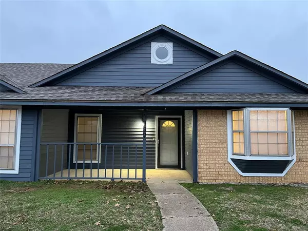 1337 Woodhill Drive, Lewisville, TX 75067