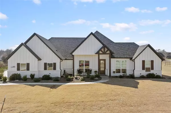 369 Wayward Spur, Springtown, TX 76082