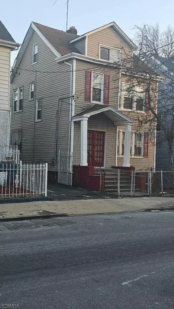 372 Leslie St, Newark City, NJ 07112