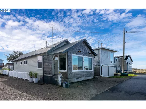 128 NW 20TH AVE, Rockaway Beach, OR 97136