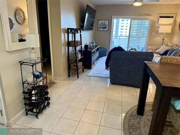 720 Orton Ave  #404, Fort Lauderdale, FL 33304