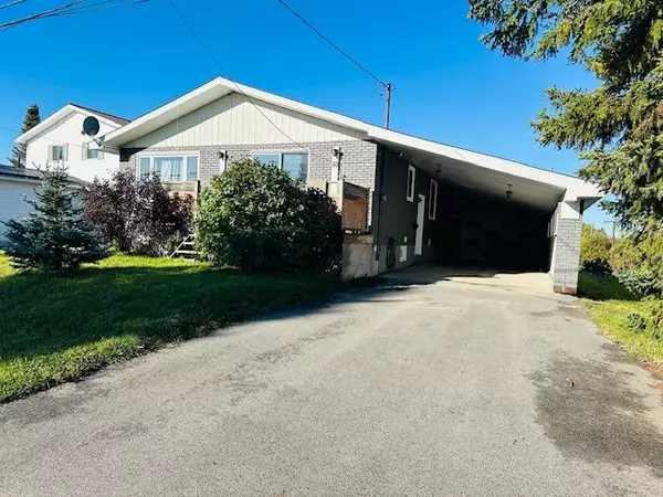 Kapuskasing, ON P5N 2H8,40 FRONTENAC CRES