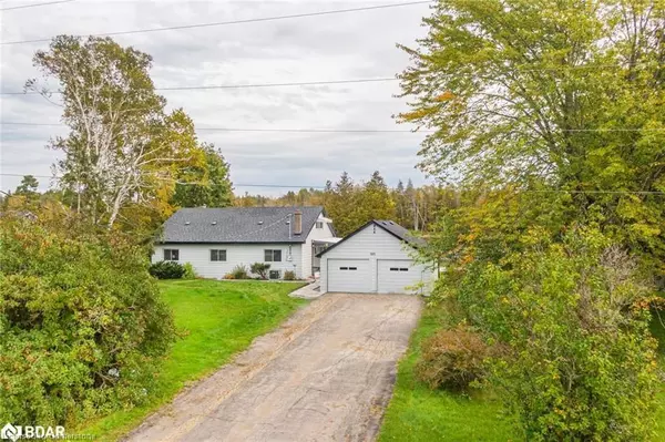 Smith-ennismore-lakefield, ON K9J 6X5,885 Glen Cedar DR