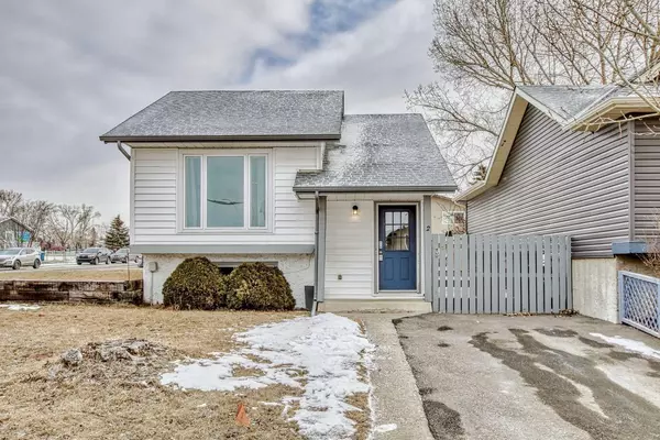 2 Elston PL SE, Airdrie, AB T4B 1B4