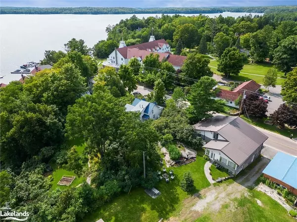 Muskoka Lakes, ON P0B 1P0,2505 WINDERMERE RD