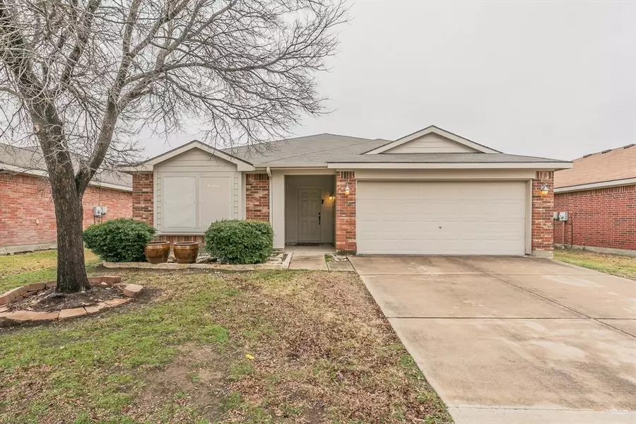 9404 Sundial Drive, Fort Worth, TX 76244