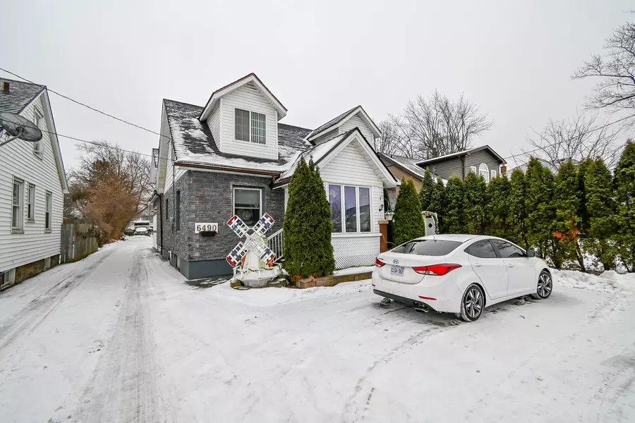 6490 Thorold Stone RD, Niagara Falls, ON L2J 1B3