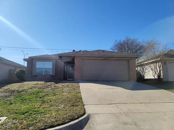 10909 Deauville Circle S, Fort Worth, TX 76108