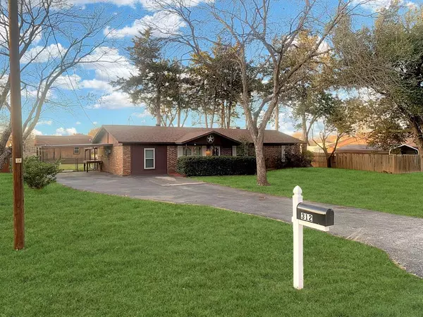 312 Berryhill Drive, Springtown, TX 76082