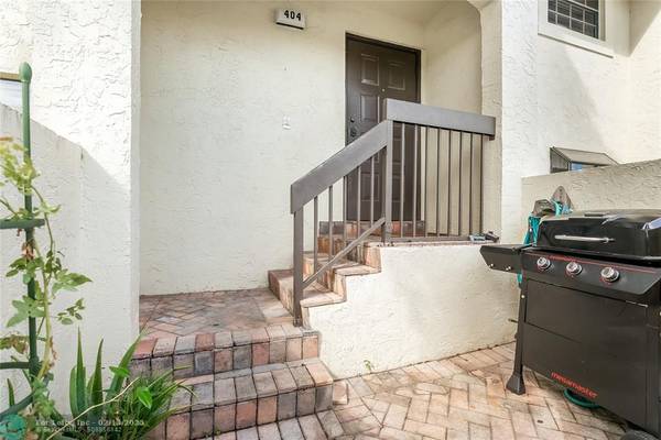 Deerfield Beach, FL 33442,404 Republic court  #404