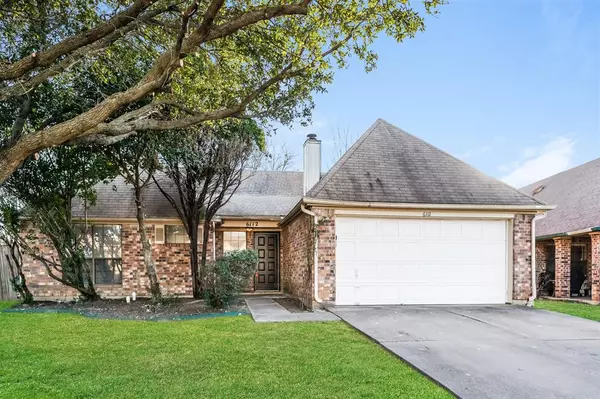 6112 Maple Leaf Drive, Arlington, TX 76017