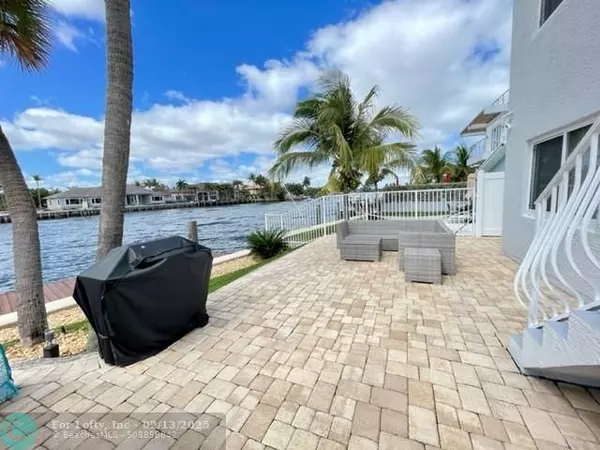 Pompano Beach, FL 33062,1705 N Riverside Dr  #7