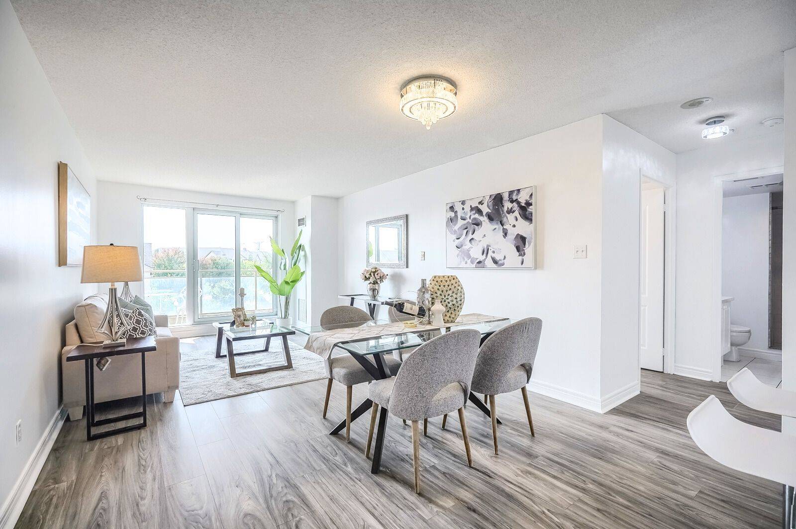 Markham, ON L3T 7W6,399 South Park RD #505