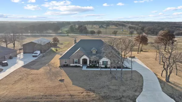 413 Zonaverde Court, Poolville, TX 76487