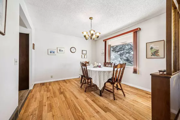 Calgary, AB T1Y 1C3,2412 51 ST Northeast