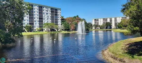 2334 S Cypress Bend Dr  #202, Pompano Beach, FL 33069