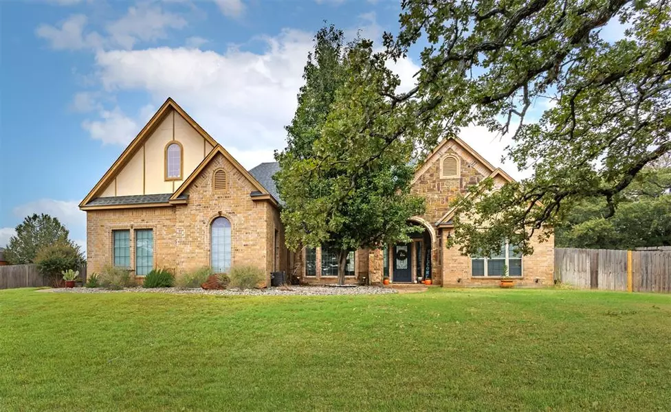 100 Overton Ridge Circle, Weatherford, TX 76088