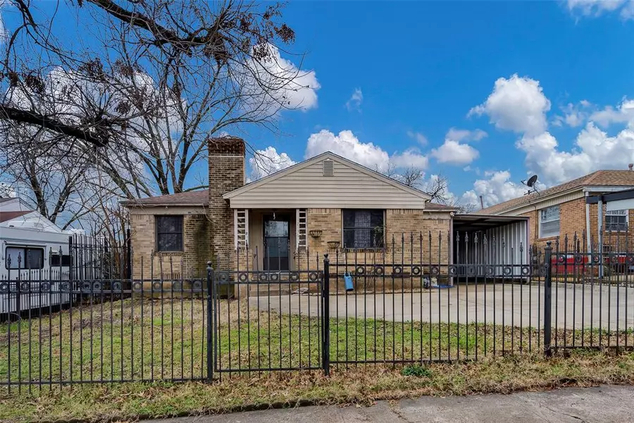 2736 Overcrest Street, Dallas, TX 75211