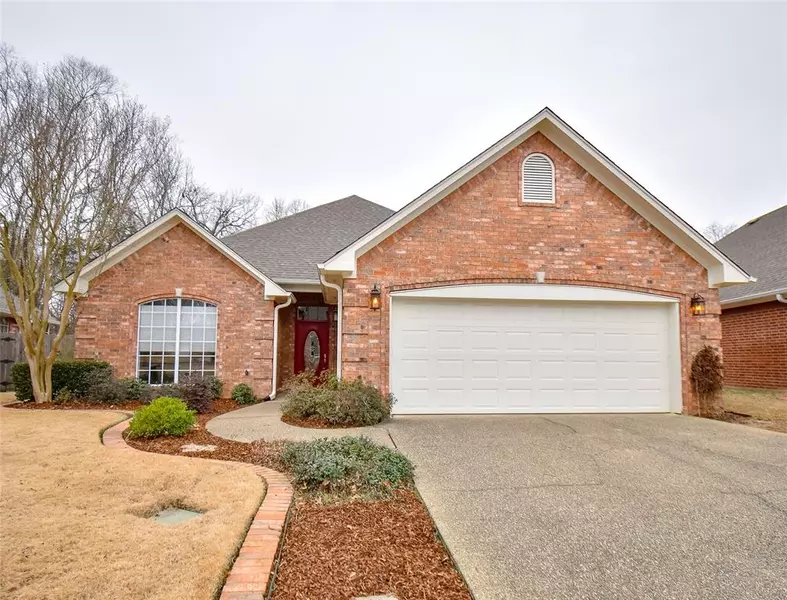 5816 Hollybrook Drive, Tyler, TX 75703