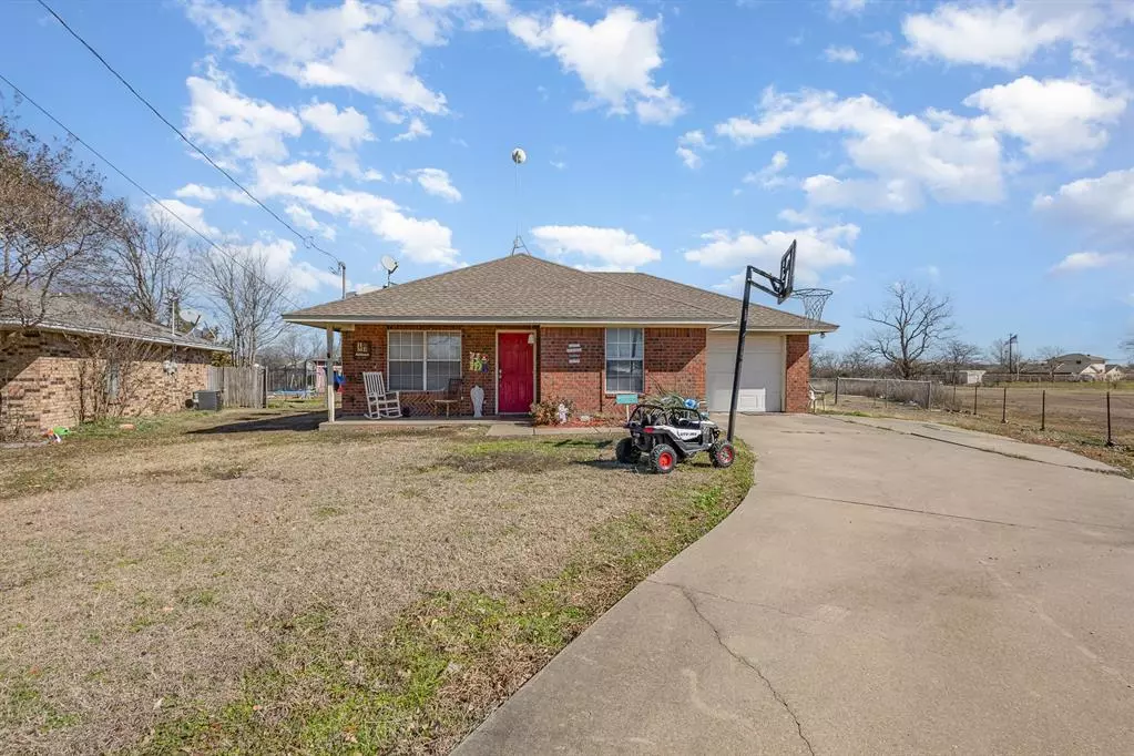 Palmer, TX 75152,251 E Green Acres Drive