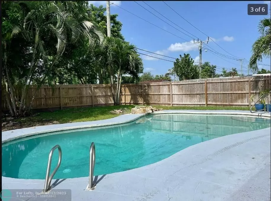 Palm Springs, FL 33461,437 CYPRESS LN