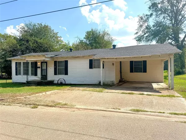 Pittsburg, TX 75686,523 West Street