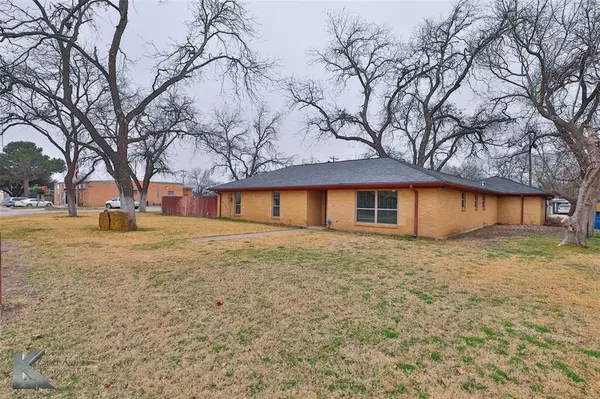 304 Oak Street, Clyde, TX 79510