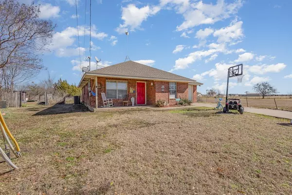 Palmer, TX 75152,251 E Green Acres Drive