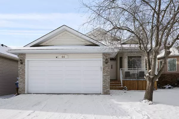 44 Sierra Nevada Rise SW, Calgary, AB T3H 3H6