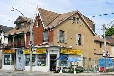 220 Gerrard ST E, Toronto C08, ON M5A 2E6