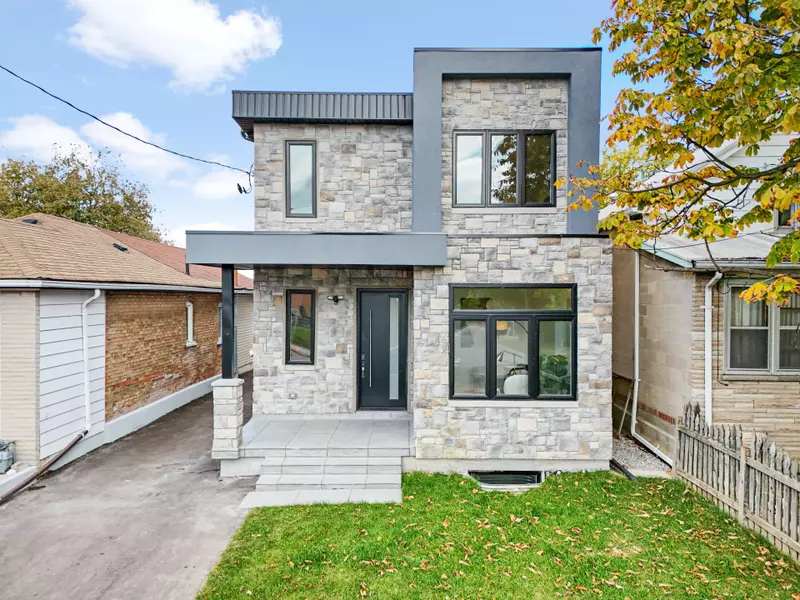 27 Brownville AVE, Toronto W04, ON M6N 4L2